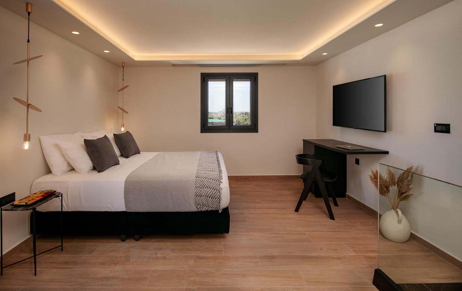 Iphimedeia Luxury Hotel & Suites Naxos City Buitenkant foto