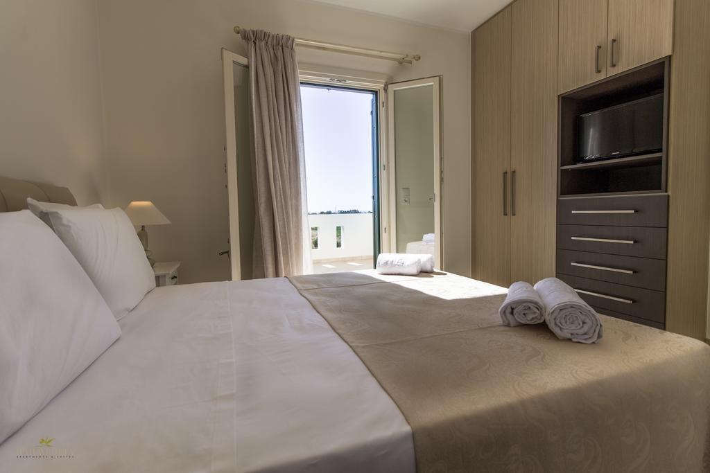 Iphimedeia Luxury Hotel & Suites Naxos City Buitenkant foto